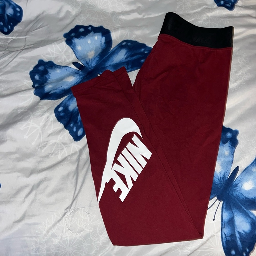 Brand New Red Nike Leggings with Black Nike Band ❤️ 🖤